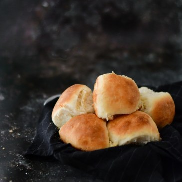 Eggless Dinner Rolls